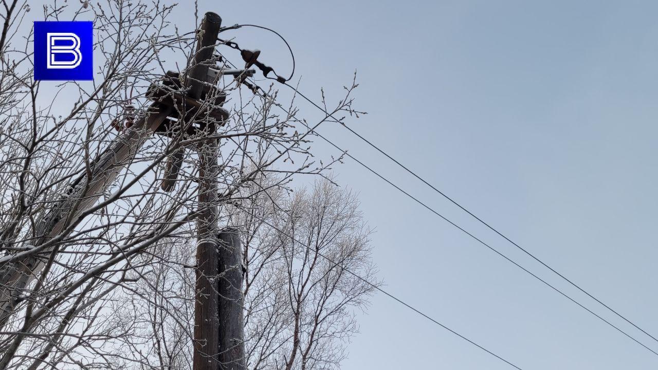 Без света остались жители 6 населенных пунктов Мурманской области