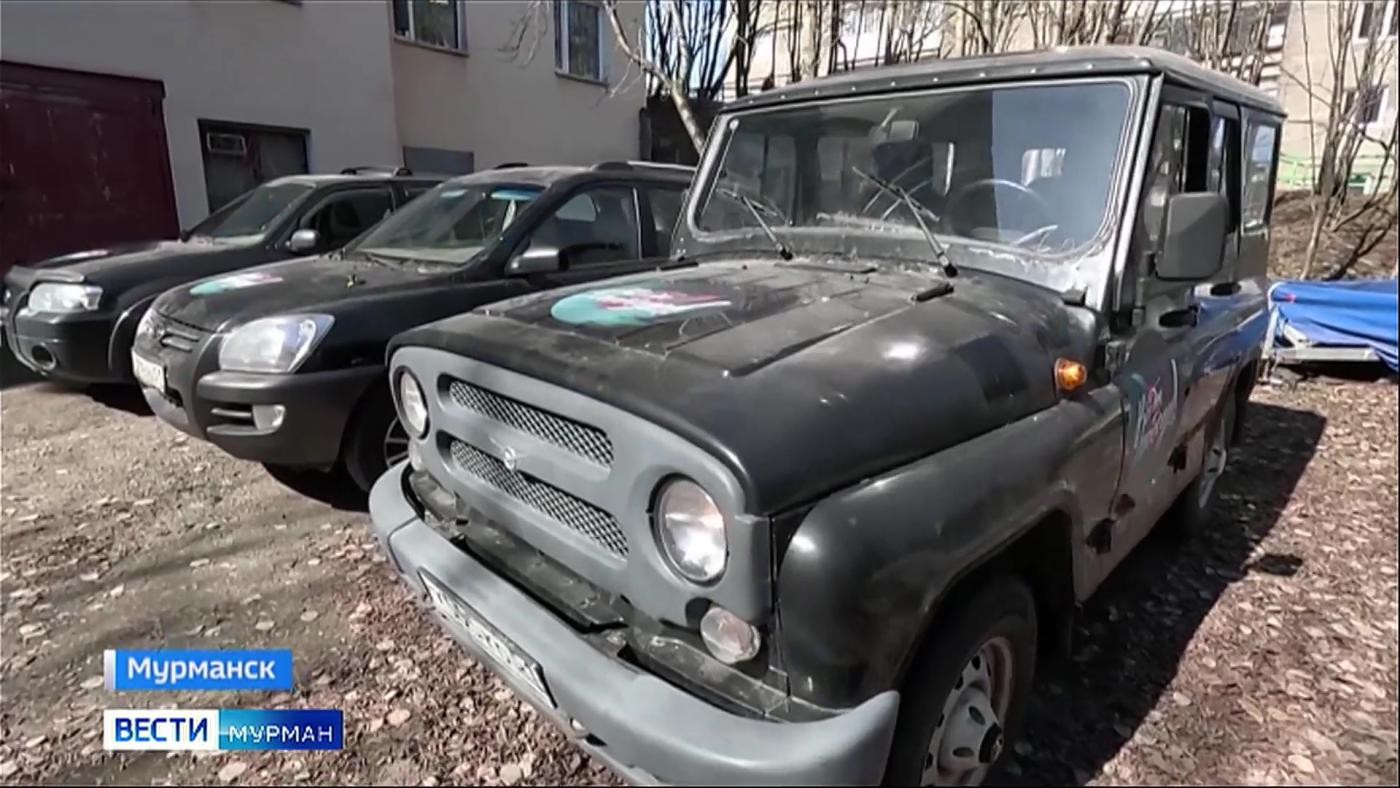 Автомобили для бойцов СВО передал Мурманский филиал Росприроднадзора