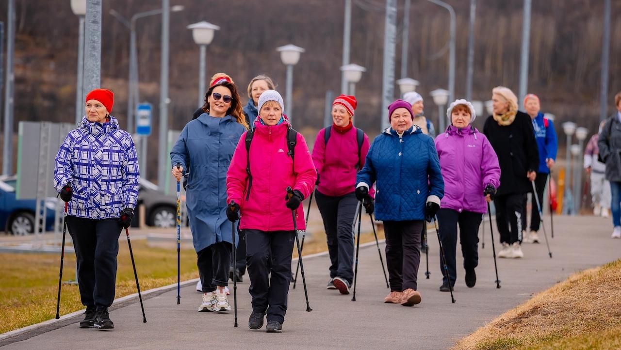 Международный день северной ходьбы отметили в Мурманской области
