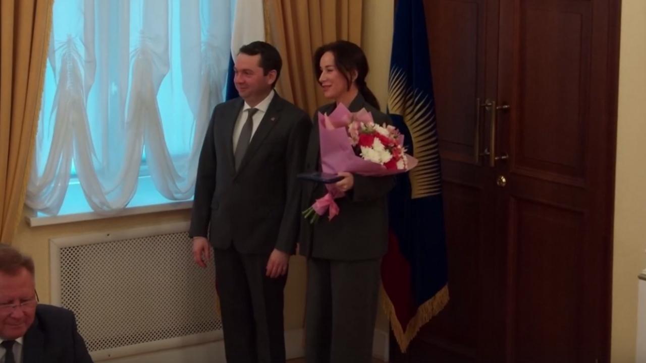Ольга Кузнецова и Елена Дягилева получили знаки отличия за заслуги в развитии Арктики