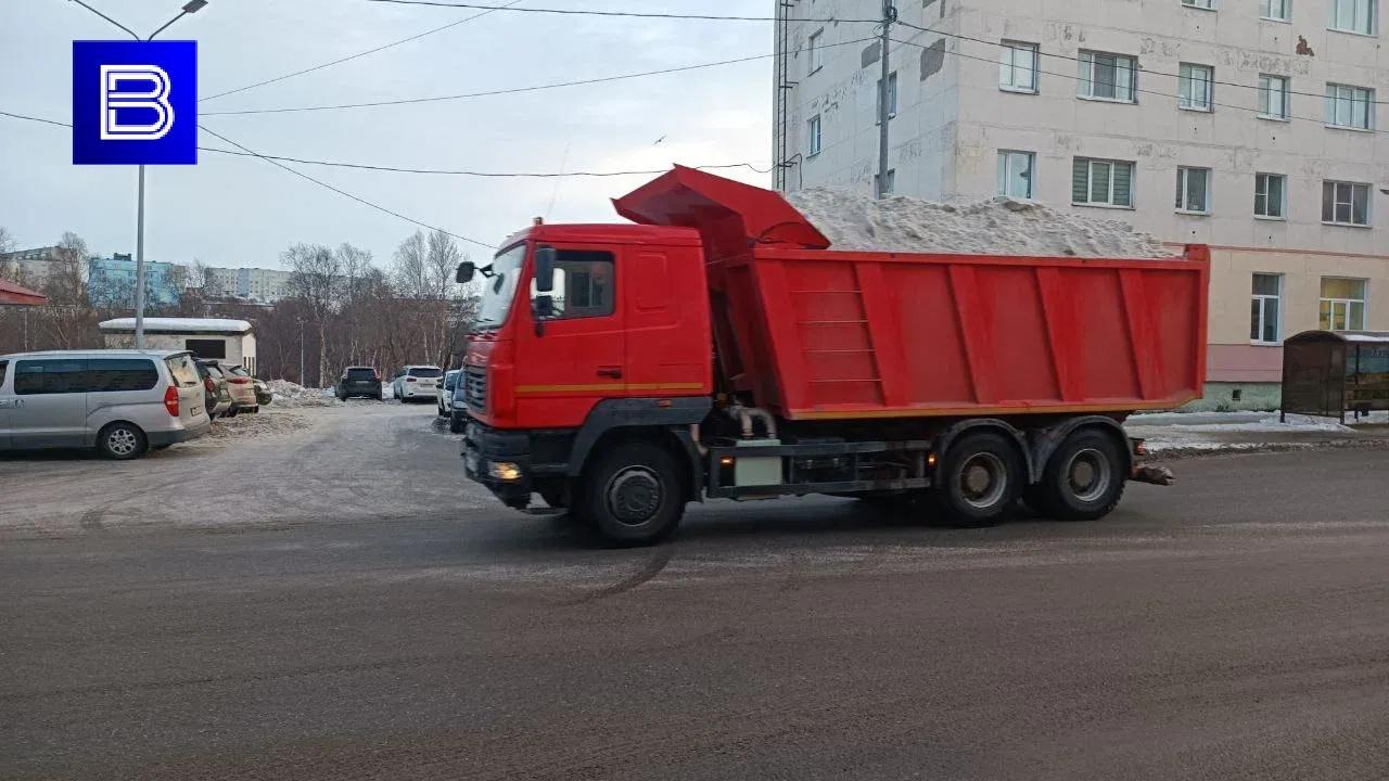 На покупку новой коммунальной техники в Мурманской области выделили 155 млн рублей