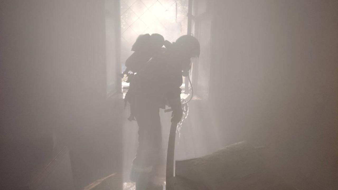 Пострадавшего при пожаре в Кандалакше госпитализировали
