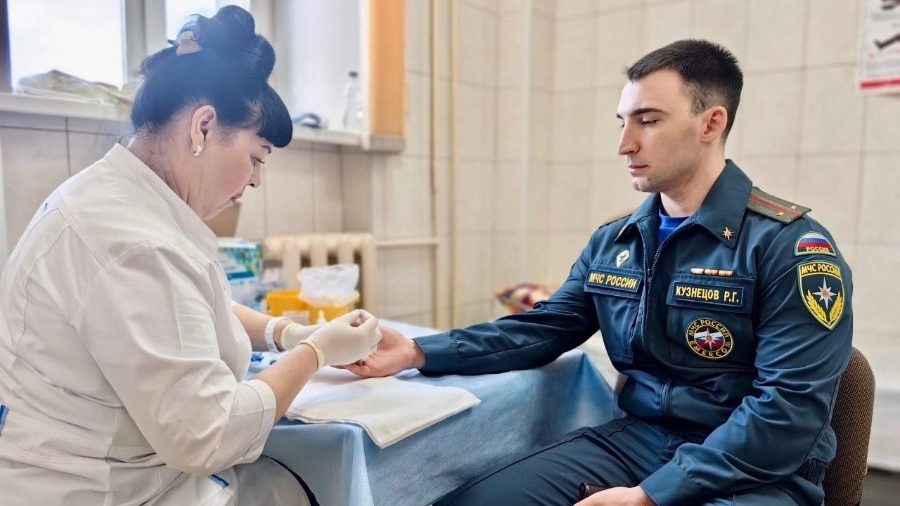 Кровь для участников СВО сдали спасатели из Мурманской области