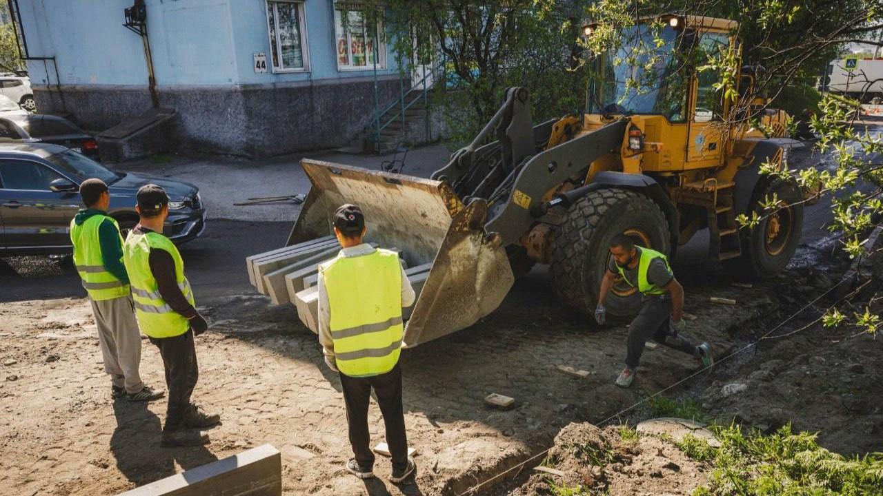 Дорожные работы в Мурманске стартовали на 16 объектах из 27