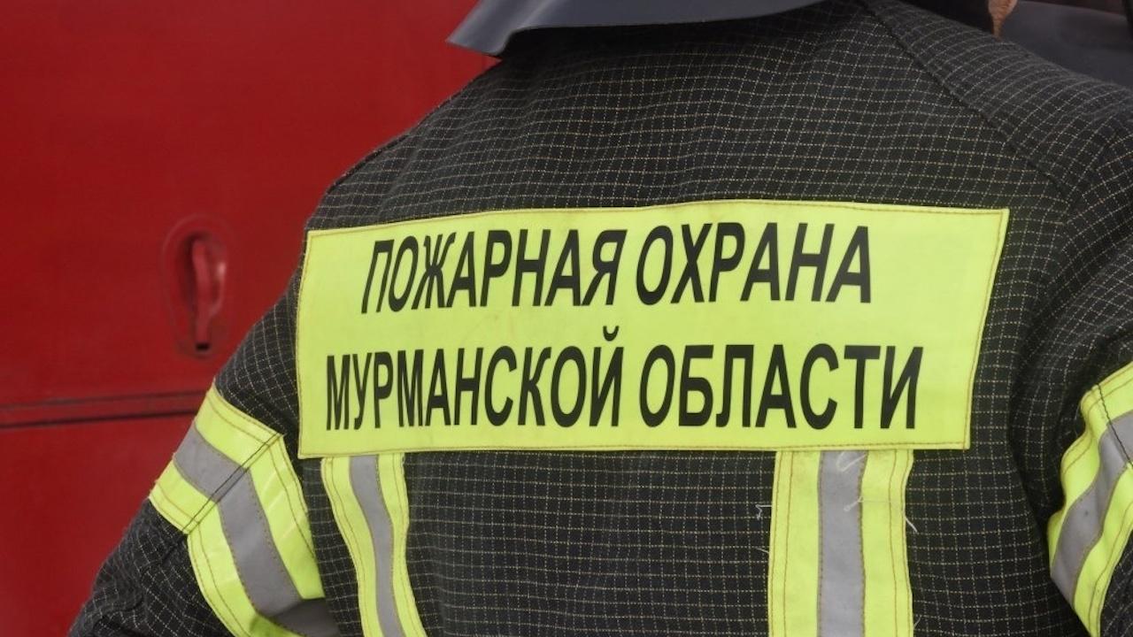 После ДТП со столбом в Оленегорске госпитализировали водителя иномарки