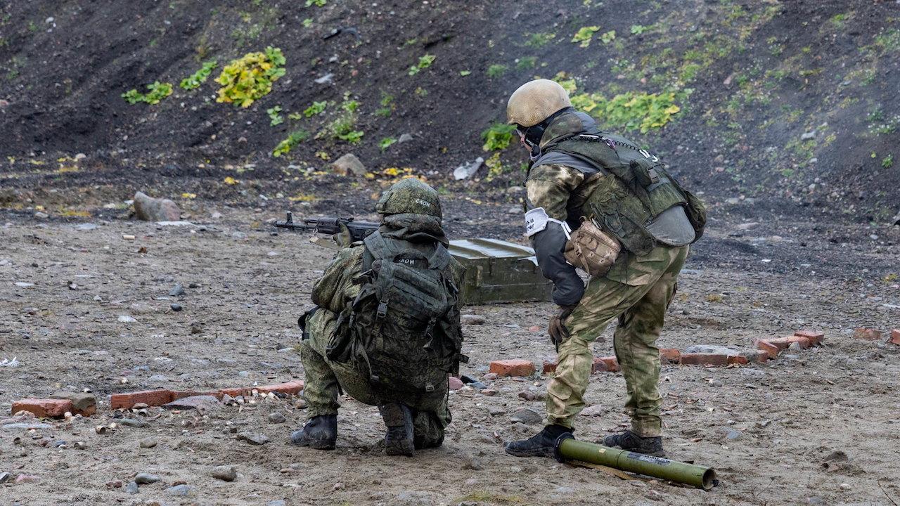 Морские пехотинцы Северного флота провели занятия по огневой подготовке под руководством ветеранов СВО