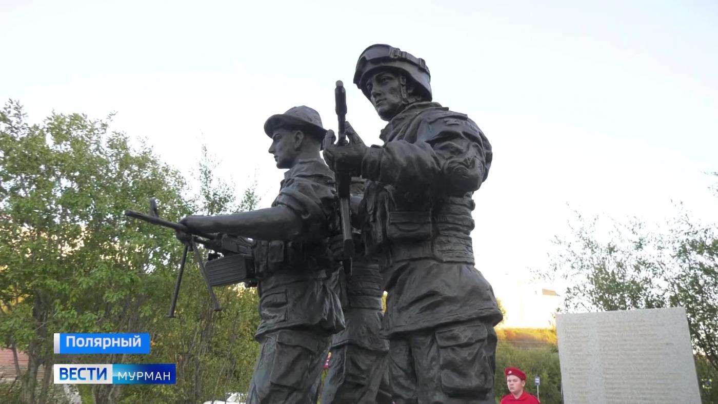 Три бронзовых бойца шагнули в бессмертие