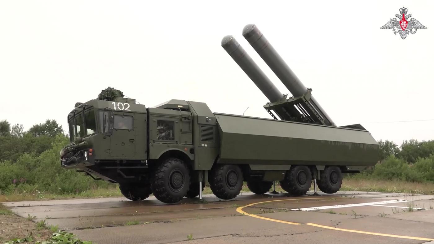 Береговой ракетный комплекс "Бастион" развернули на берегу Баренцева моря во время учений "Океан-2024"
