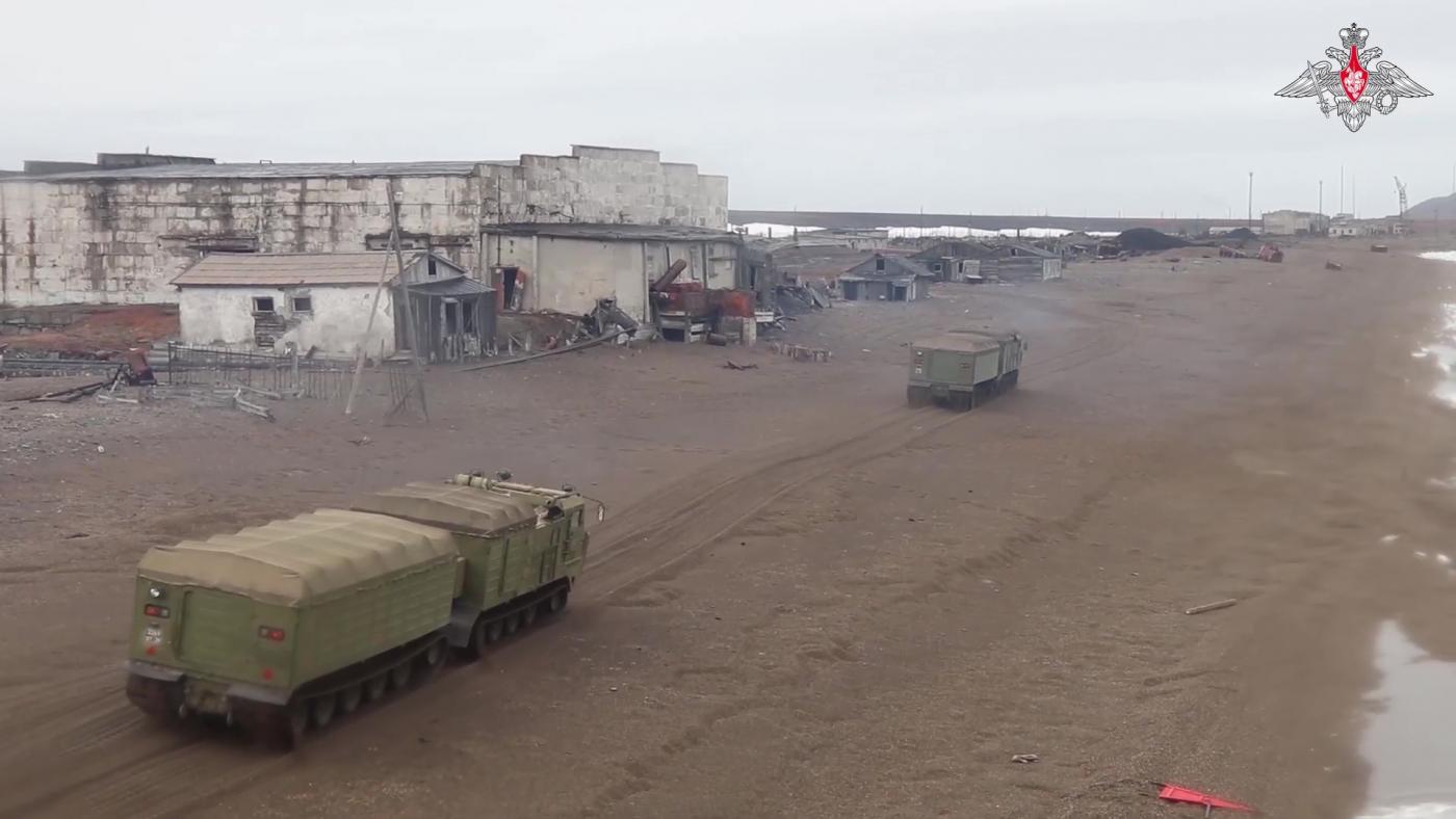 "Океан-2024": корабли Северного флота высадили морской десант на Чукотку