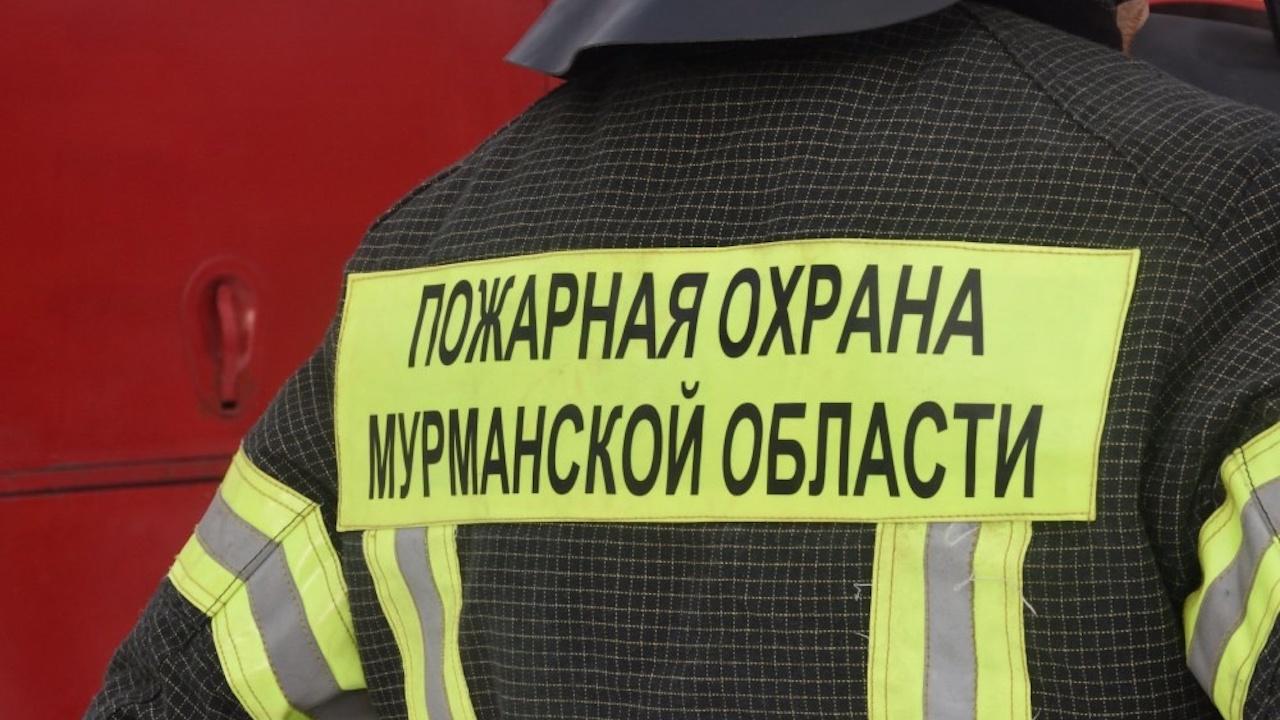 Грузовик едва не сгорел на трассе "Кола"