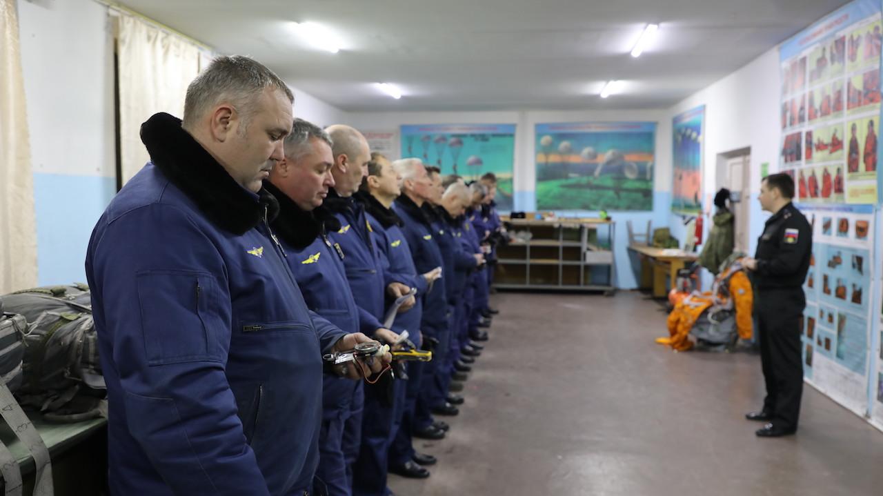 Военнослужащие Северного флота во время тренажа вынужденно покинули воздушное судно
