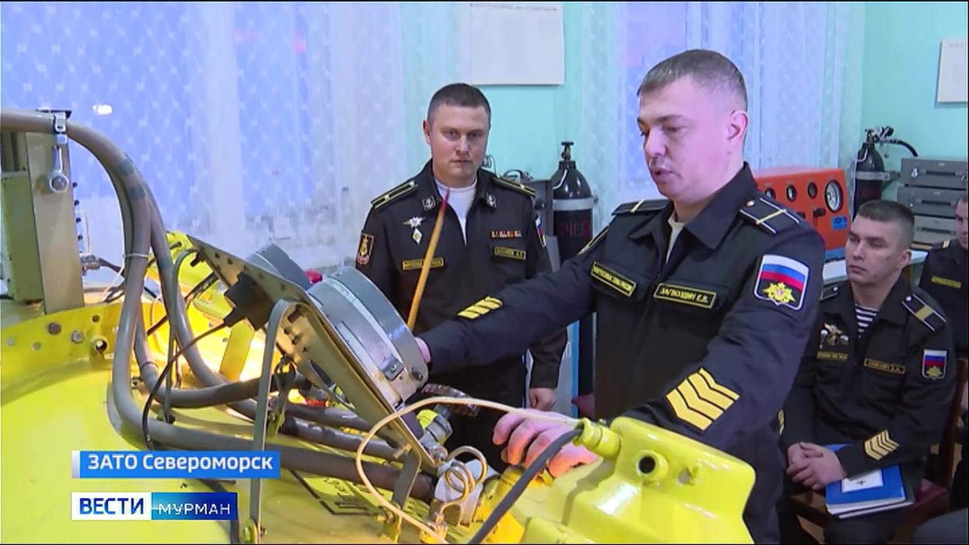 Прокатиться на велотренажере в шлеме и отдохнуть в барокамере: расскажем, как тренируются водолазы Северного флота