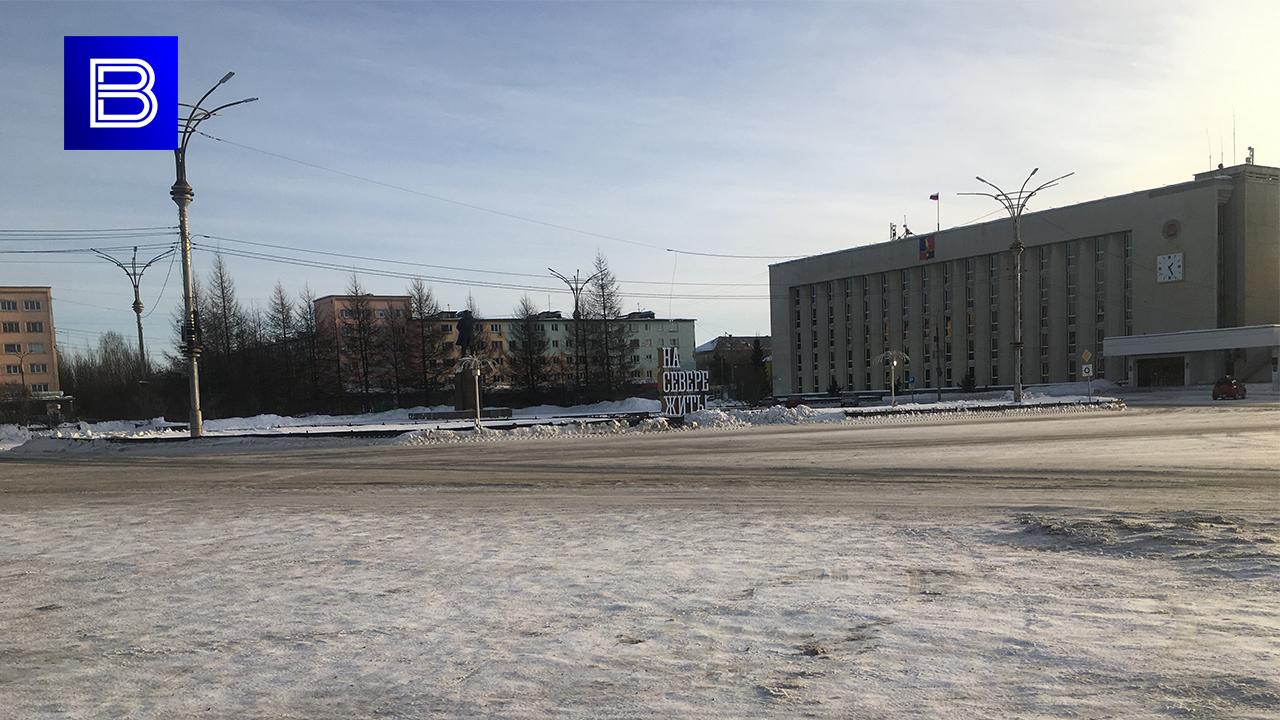 После сообщений северян о выходах волка на территорию Мончегорска в город оперативно направили охотинспекторов