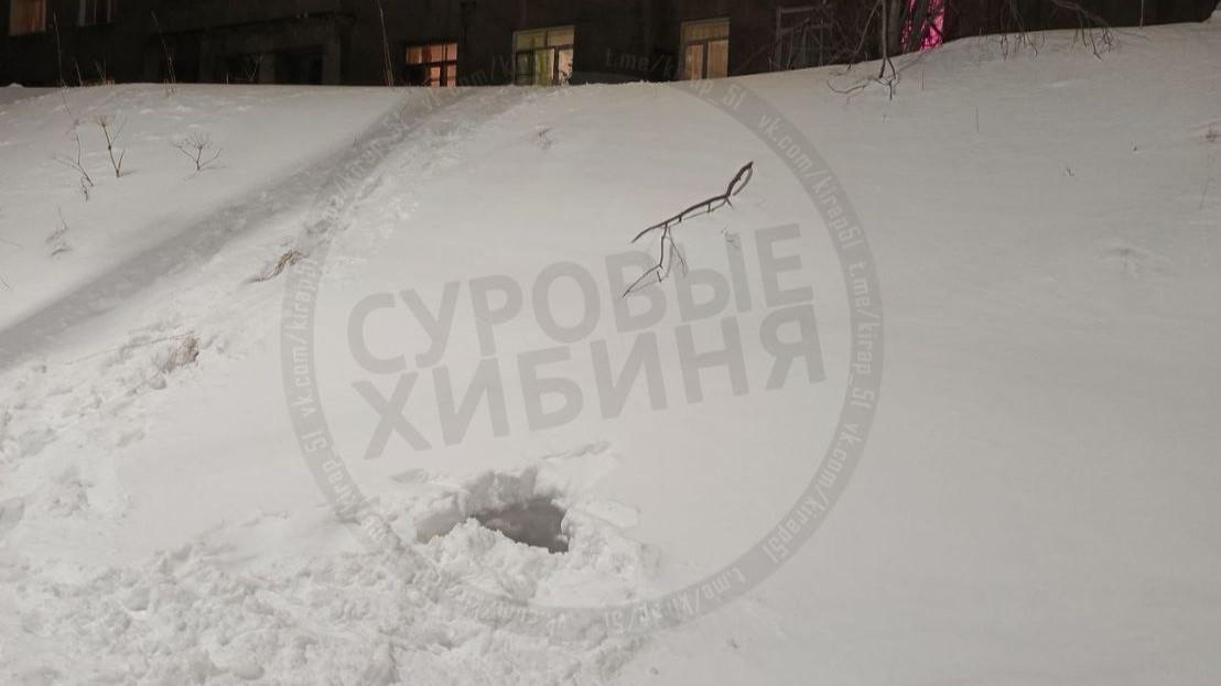 Информацию об упавшем в канализационный люк ребенке проверяет прокуратура Кировска