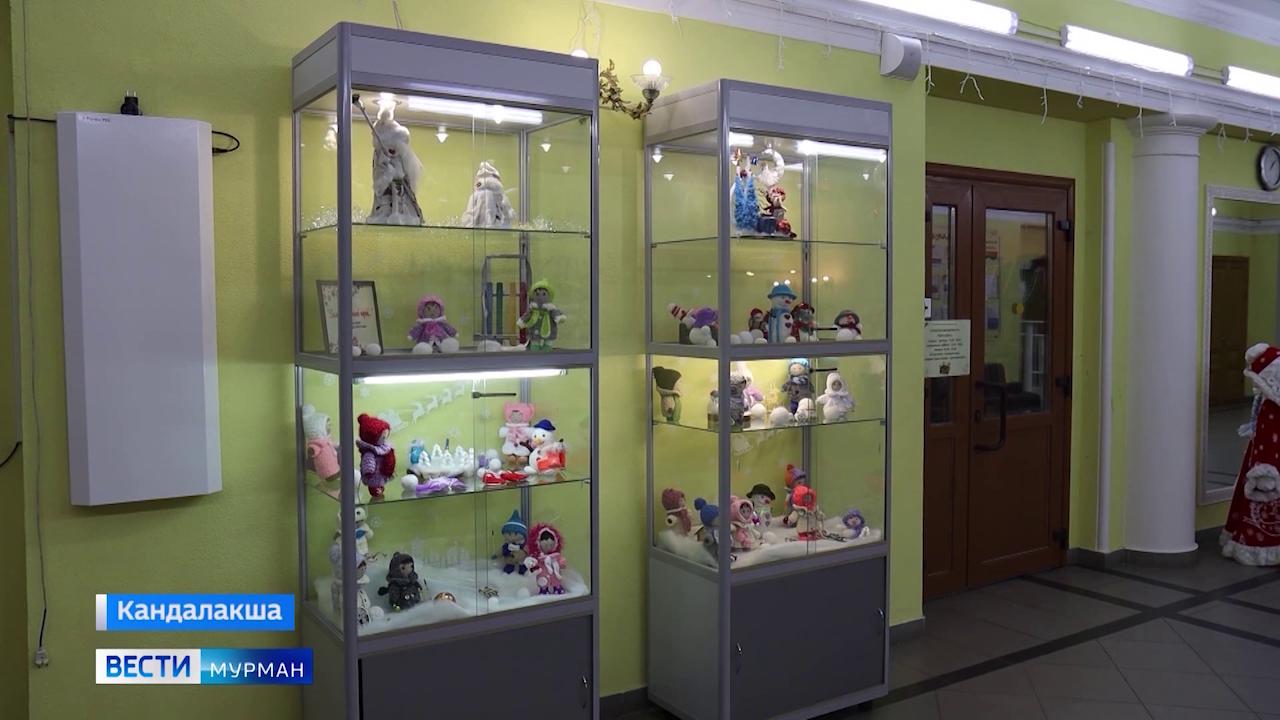 В ДК "Металлург" в Кандалакше открылись 2 уникальные выставки для ценителей народного искусства