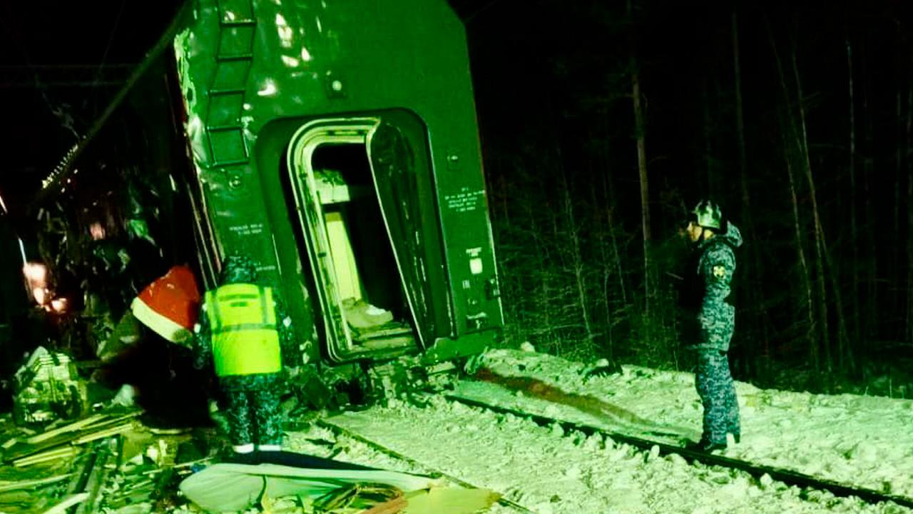 Росгвардия обеспечивает охрану порядка на месте столкновения поездов в Мурманской области