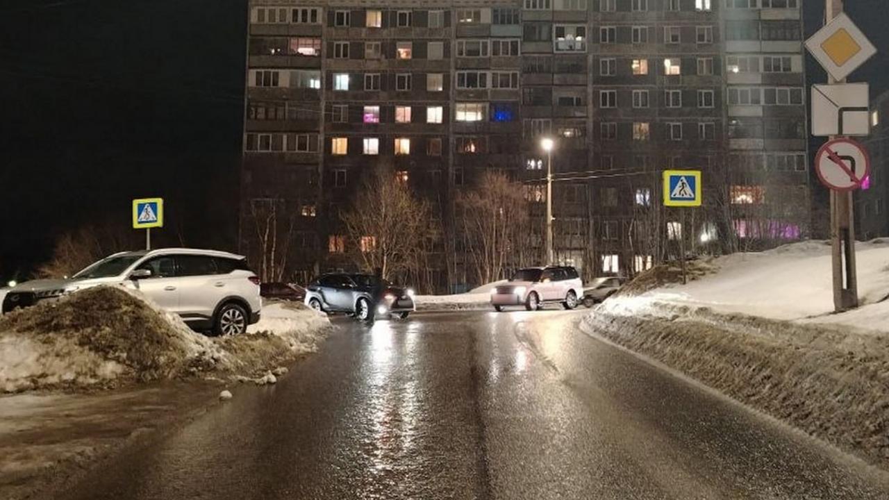 В Мурманске на улице Капитана Пономарева водитель сбил подростка