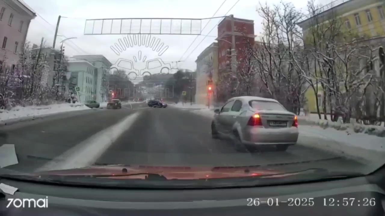 Пострадавшего в ДТП в центре Мурманска госпитализировали