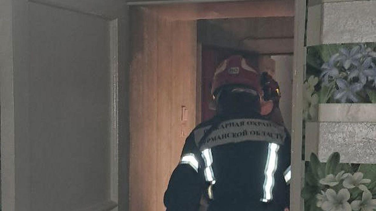 Из горящего многоквартирного дома в Ковдоре эвакуировали 13 человек