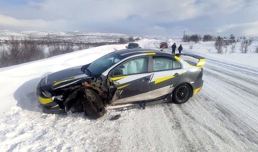 На дороге Заполярный-Сальмиярви в ДТП пострадали четыре человека