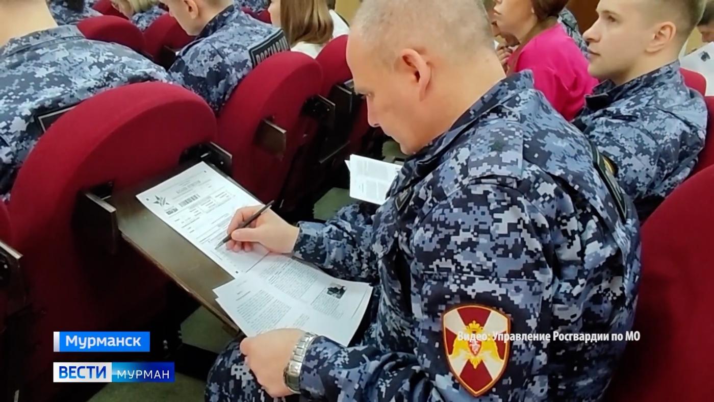 "Диктант Победы" написали более 200 заполярных росгвардейцев