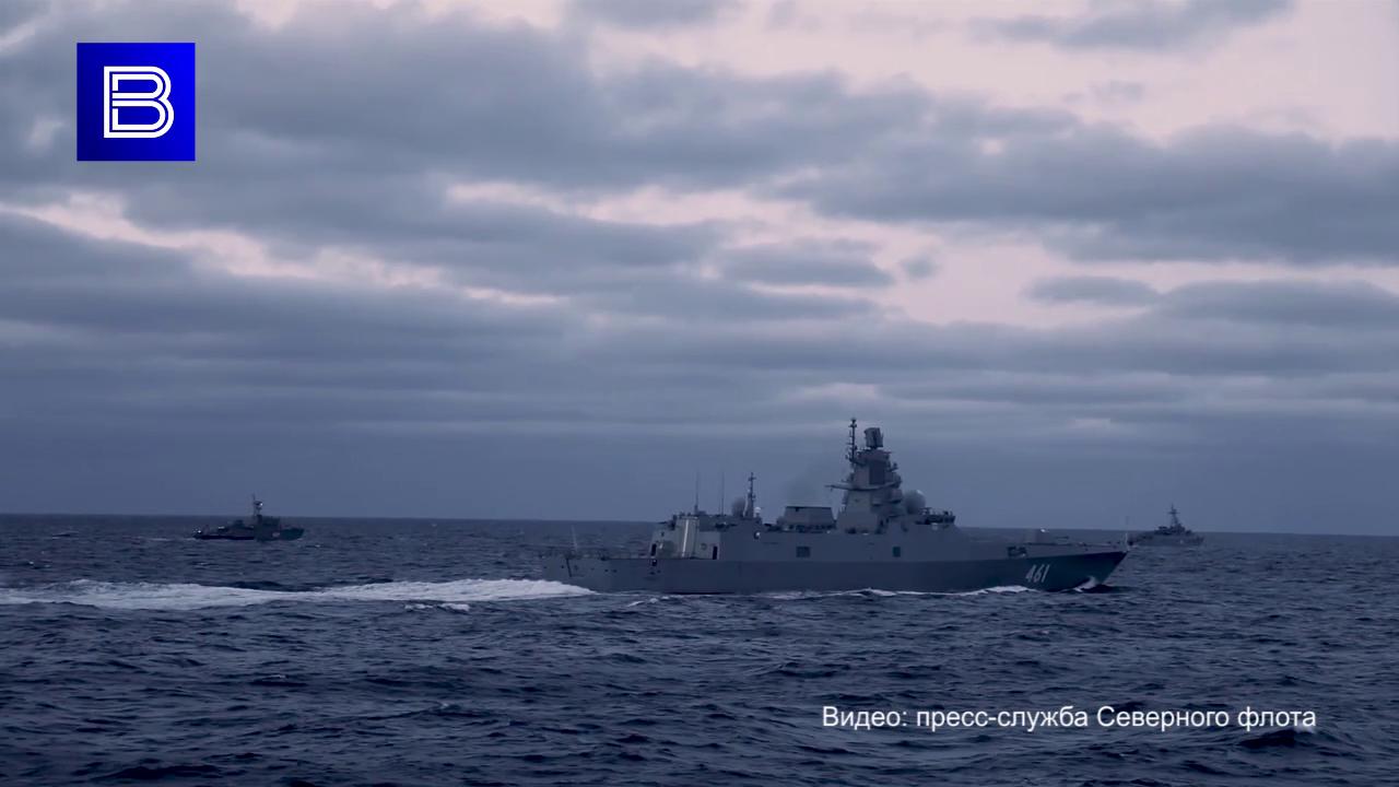 Корабельная ударная группа Северного флота провела учения с боевой стрельбой в Баренцевом море