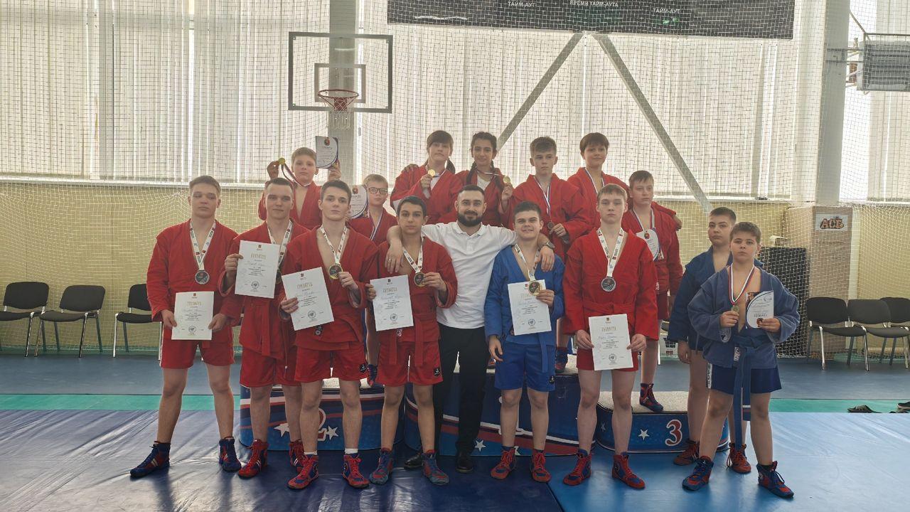Юные самбисты боролись за медали первенства Мурманской области