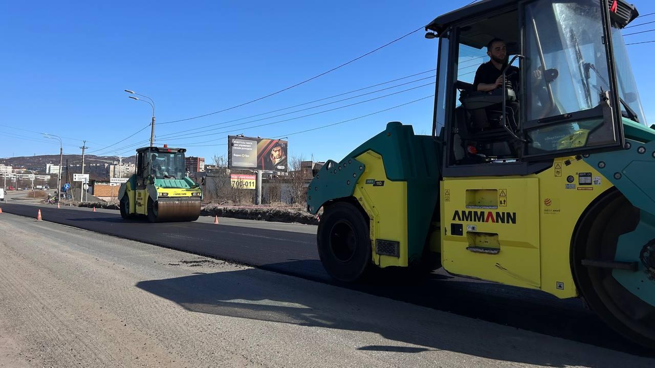 Подрядчик приступил к укладке асфальта на подъезде №1 автодороги Кола — Мурмаши