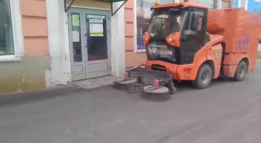 С улиц Мурманска убрали более 1,6 тысячи кубометров смета