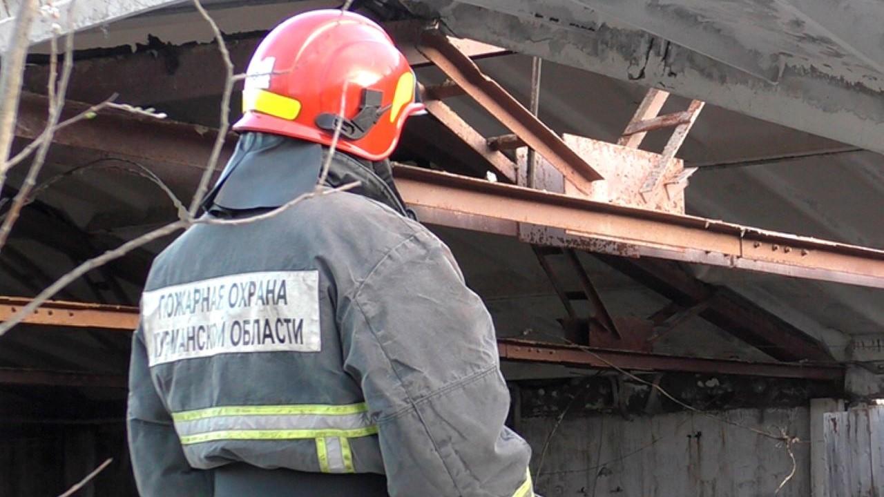 В Апатитах под обломками строения на территории бывшей птицефабрики погиб человек