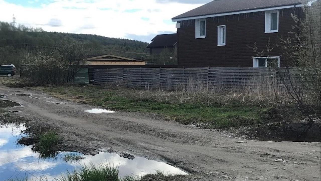 Вода возвращается в русло реки Кола