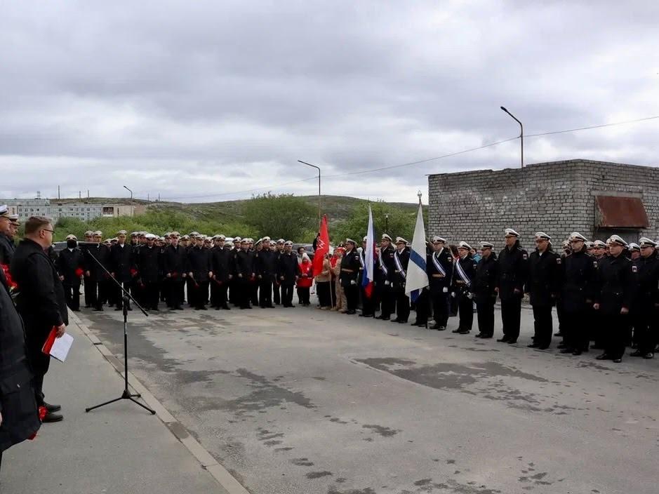 Мемориальную доску участнику СВО, Герою России Станиславу Круковскому установили в Гаджиево