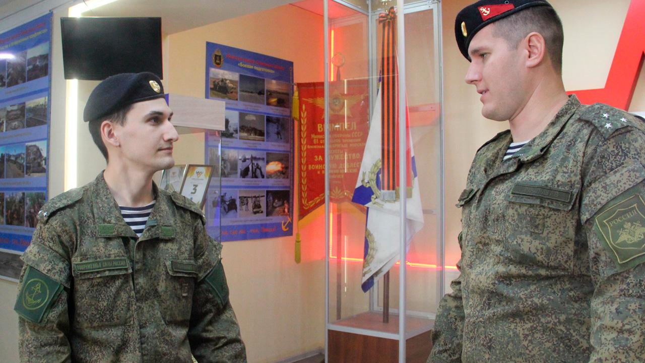 Снимая мины под огнем врага 