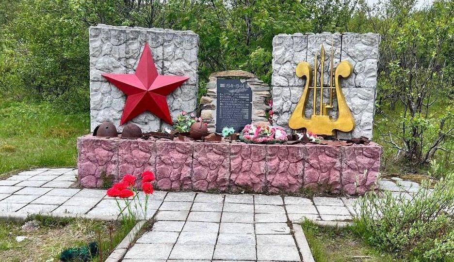 Шефство над мемориалом &quot;Литературной землянке&quot; взяло Мурманское отделение Союза журналистов