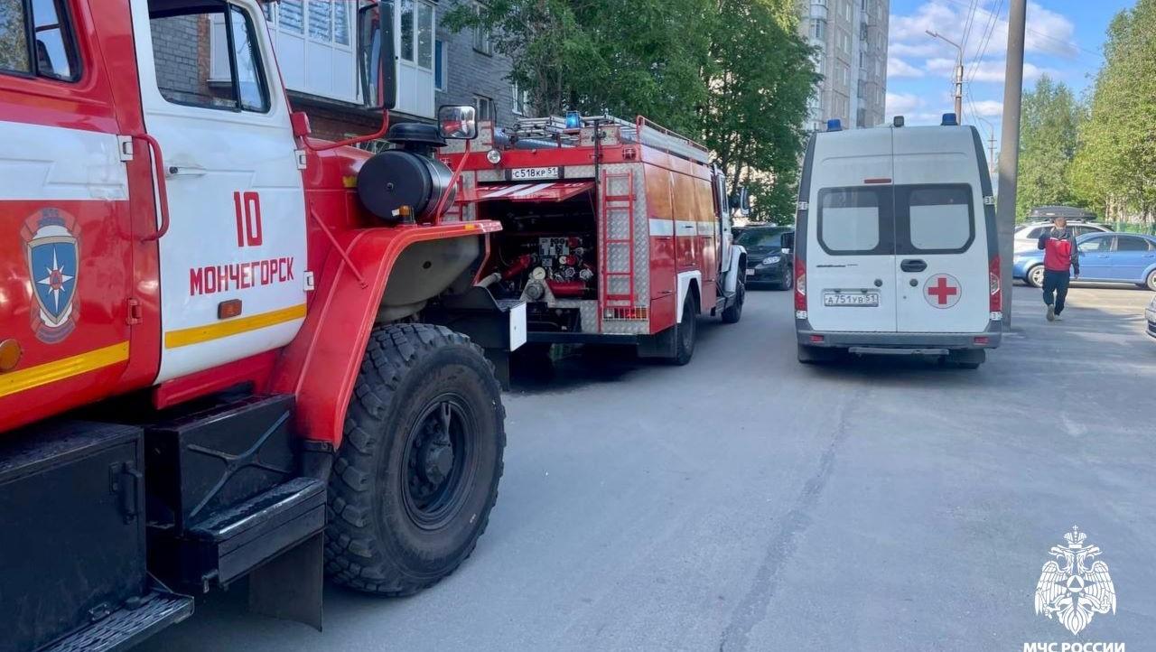 Жительница Мончегорска пострадала в результате пожара в квартире дома на улице Бредова
