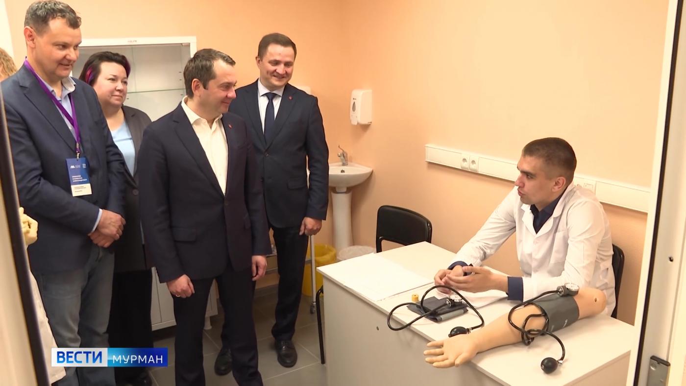 Открывшийся в МАУ аккредитационно-симуляционный центр для медиков посетил Андрей Чибис