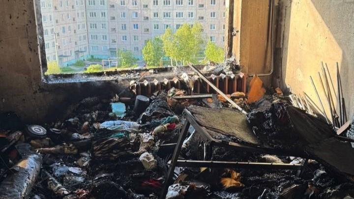 В горевшей квартире в Кировске взорвались газовые баллоны