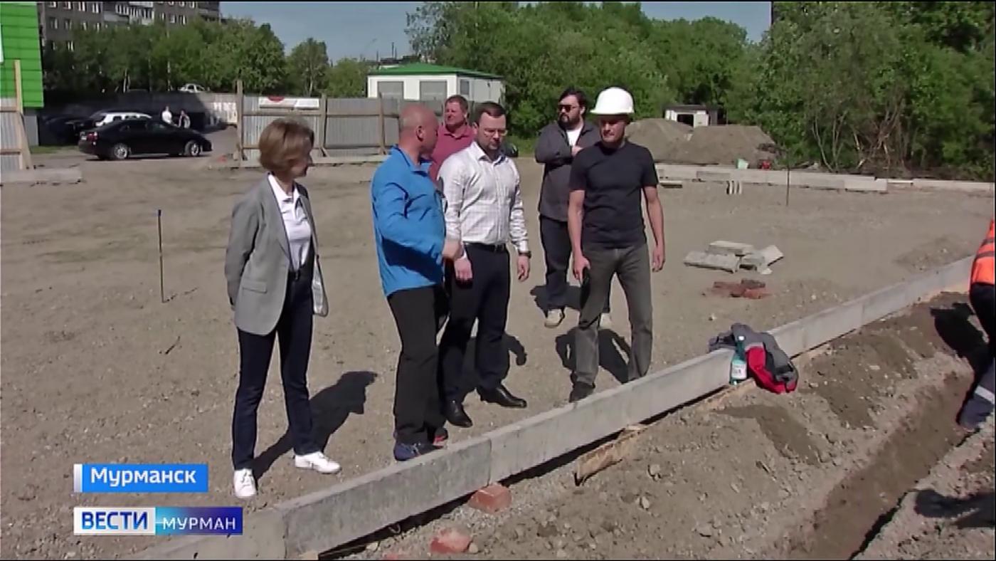 Иван Лебедев проверил ход работ на будущей площадке на улице Аскольдовцев в Мурманске