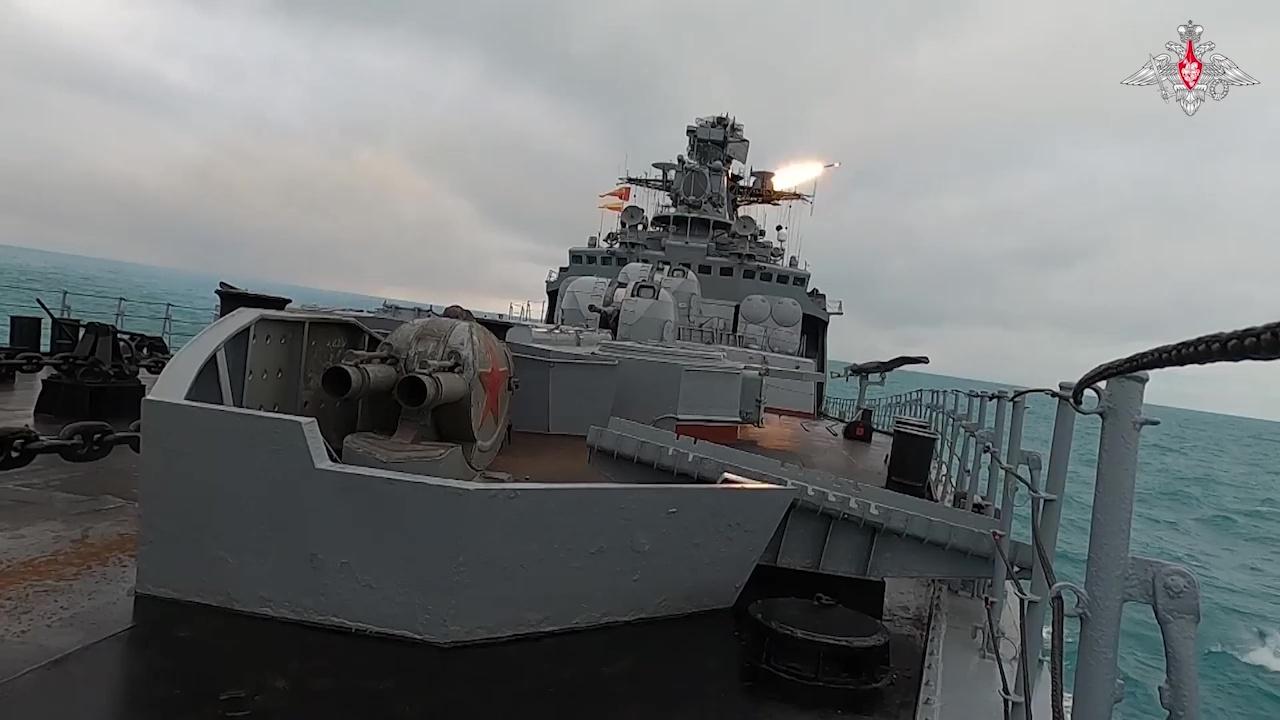 Минобороны показало работу кораблей Северного флота на учении &quot;Июльский шторм&quot;