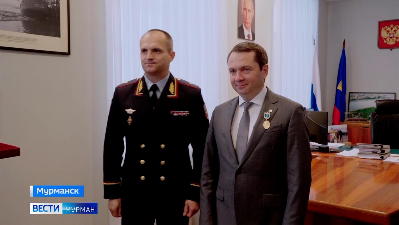 Начальник региональной полиции вручил Андрею Чибису медаль МВД России &quot;За вклад в укрепление правопорядка&quot;