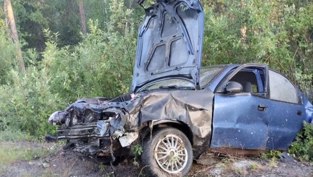 Водитель Chevrolet Lanos пострадал в ДТП на автодороге &quot;Кола — Лотта&quot;