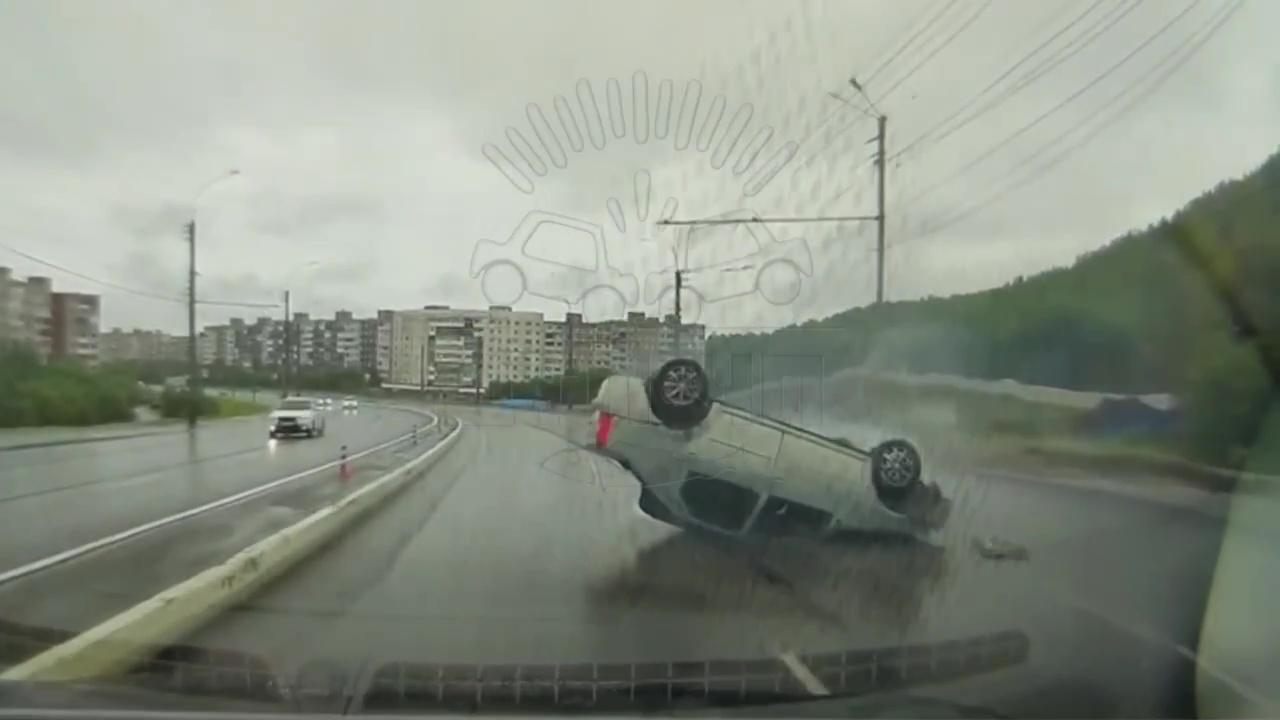 Три человека пострадали в ДТП на Кольском проспекте в Мурманске