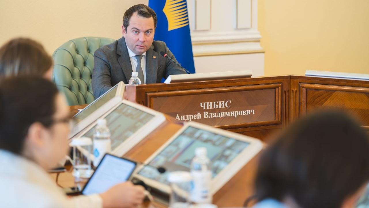 Андрей Чибис: необходима точечная отработка всех обращений, поступивших на встречах с людьми в округах
