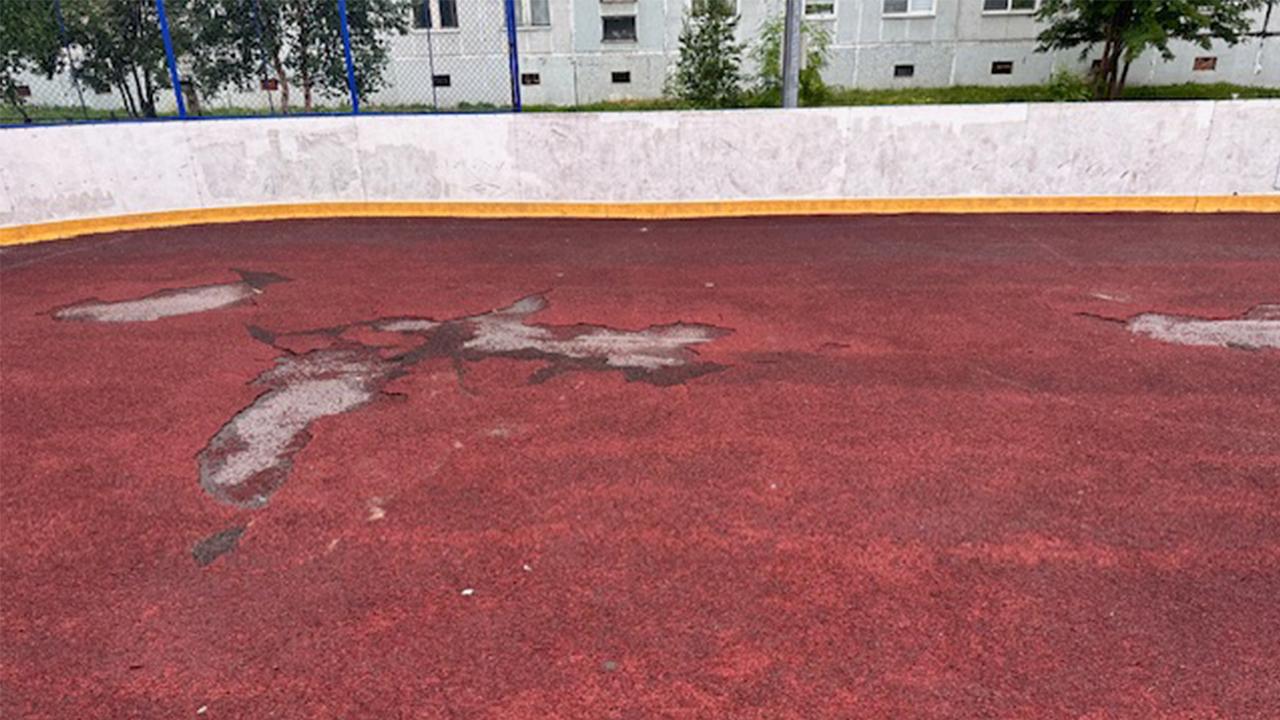 Прокуратура выявила нарушения при содержании детской площадки в Ленинском округе Мурманска