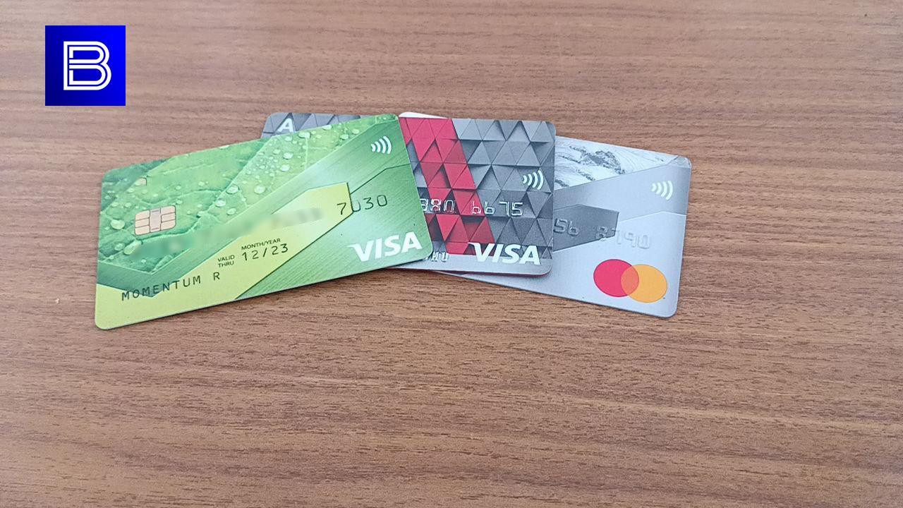 Банк России начал прорабатывать сроки прекращения обслуживания карт Mastercard и Visa