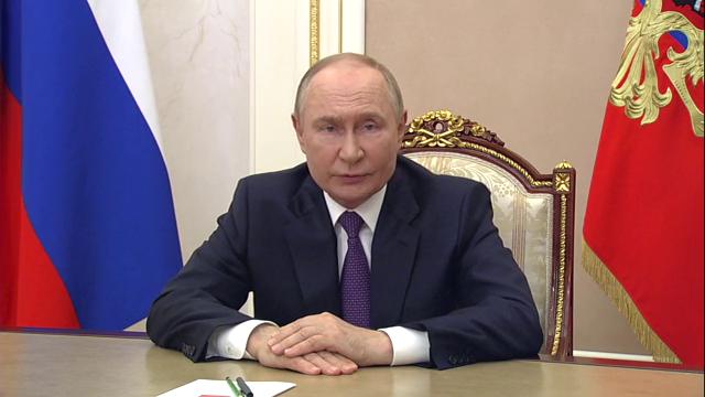 Владимир Путин: в Мурманской области модернизируются подходы к портам и терминалам