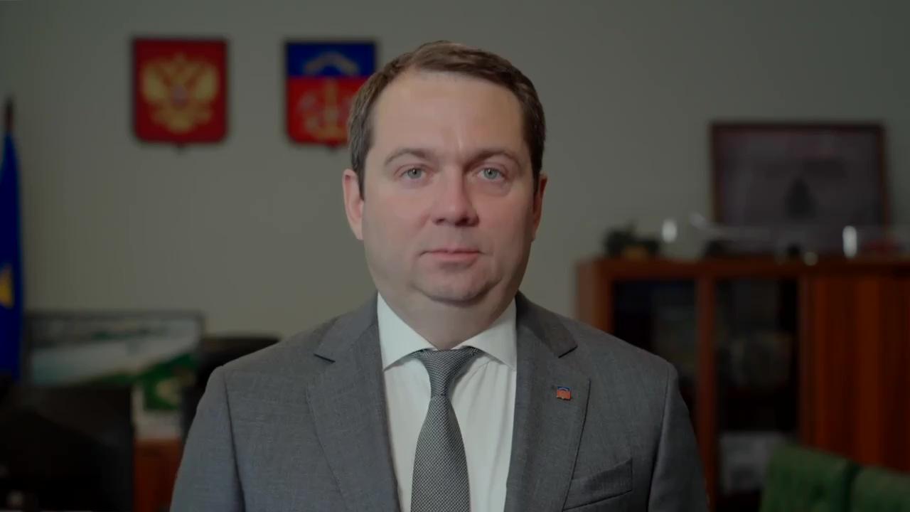 Андрей Чибис поздравил строителей с профессиональным праздником