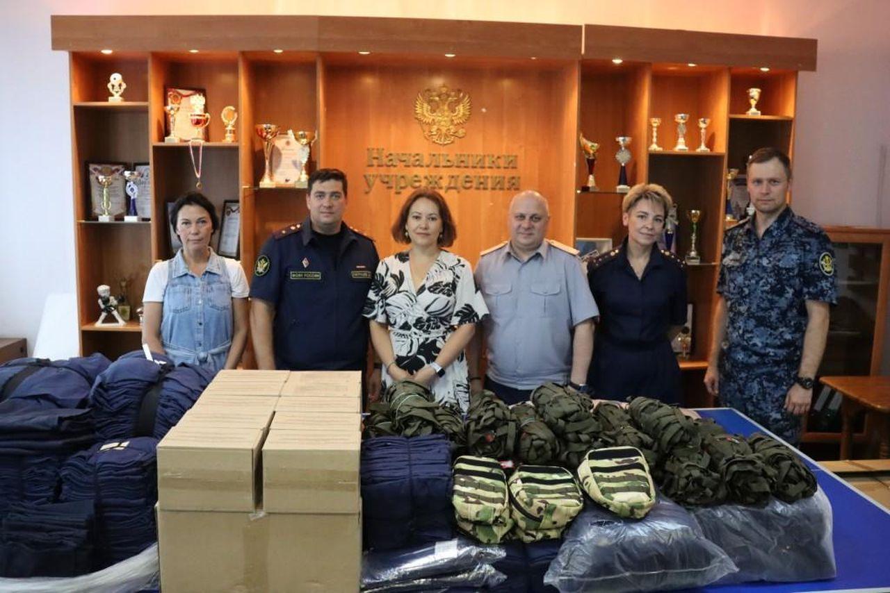Сотрудники УФСИН Мурманской области передали нательное белье и медицину военнослужащим СВО 