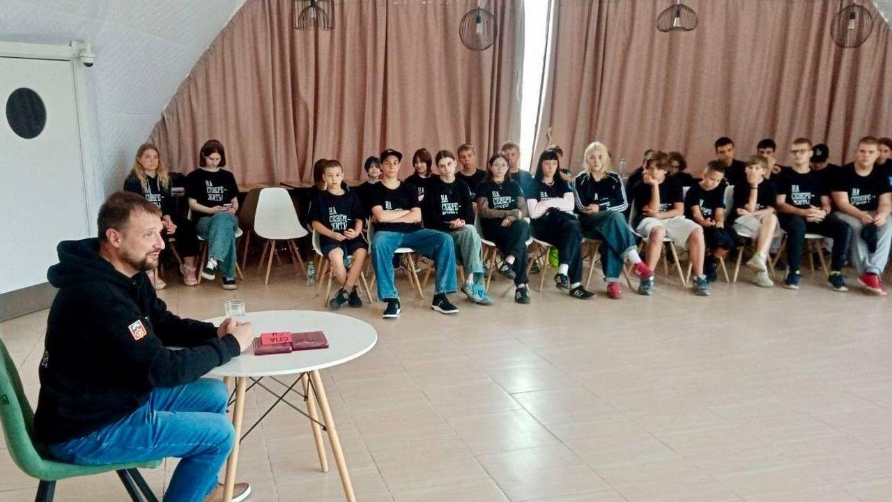 &quot;Служу Отечеству&quot;: в Мурманской области ветераны СВО проводят встречи с молодежью