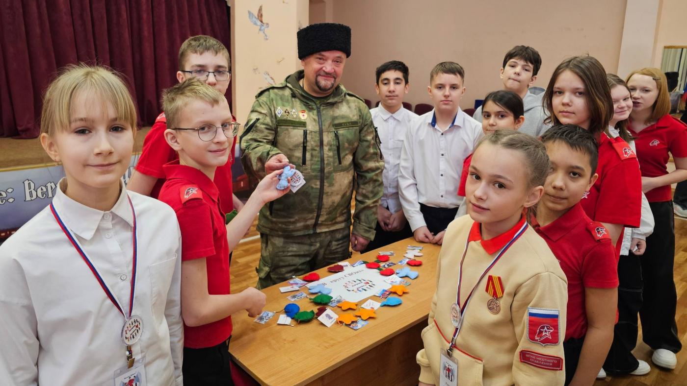 &quot;В кругу СВОих&quot;: участники спецоперации и общественники проводят встречи со школьниками Мурманской области